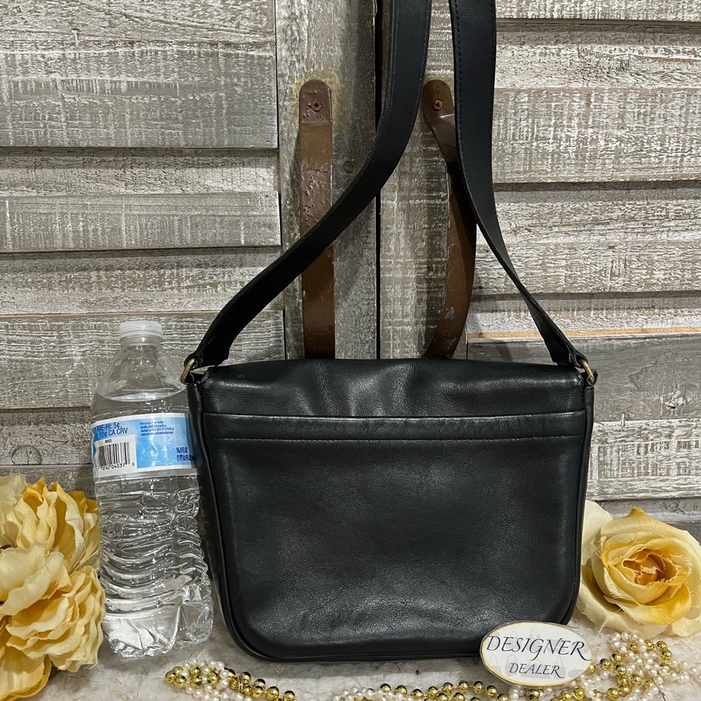 Authentic COACH Vintage Small Flap Shoulder Bag Black GUC! - Picture 4 of 12